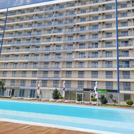 Blaxy Resort Stefi Cu Acces La Piscine Gratuit Douăzeci şi Trei August Exterior foto