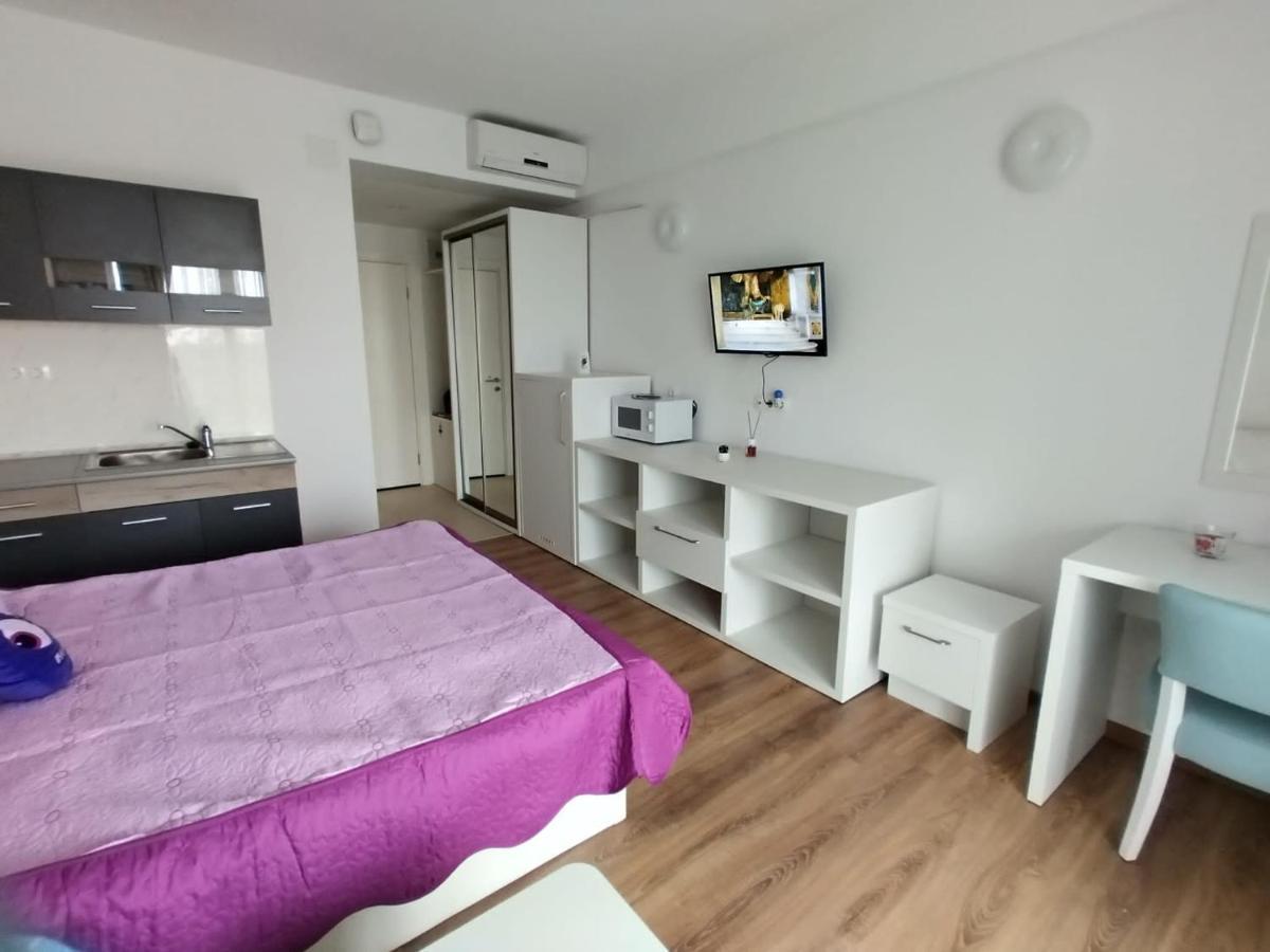 Blaxy Resort Stefi Cu Acces La Piscine Gratuit Douăzeci şi Trei August Exterior foto