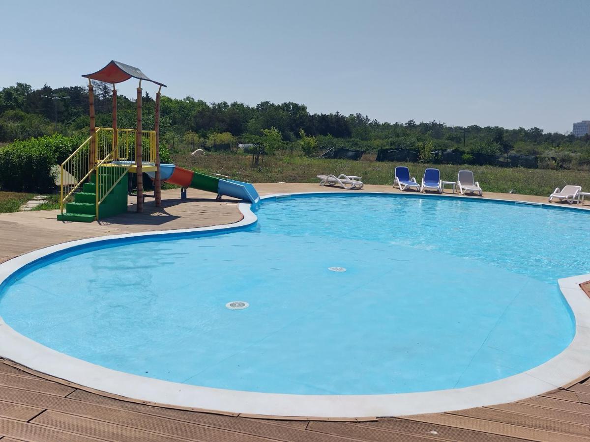 Blaxy Resort Stefi Cu Acces La Piscine Gratuit Douăzeci şi Trei August Exterior foto